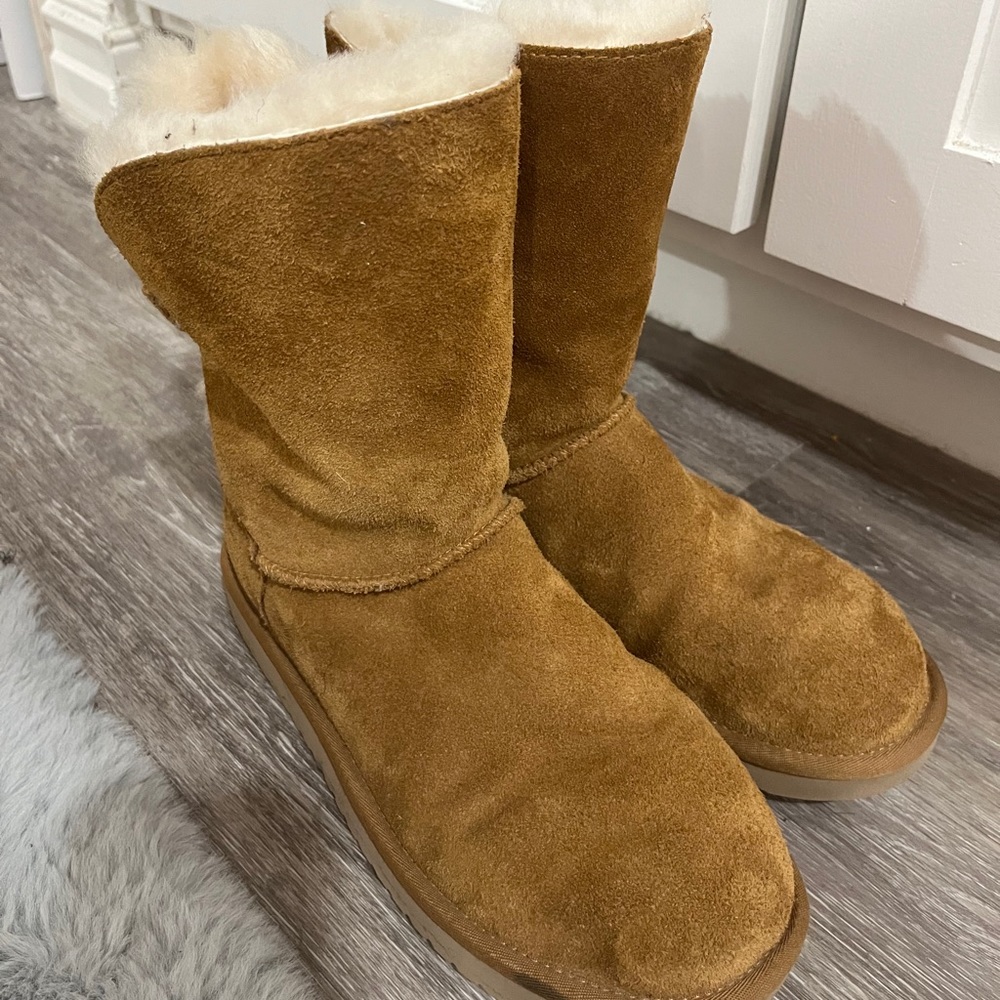 Camel color Koolaburra by Uggs size 8 women